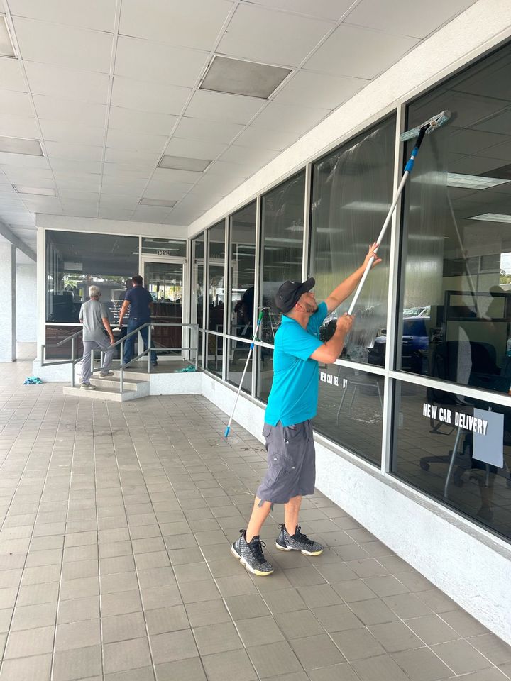 Window Washing Professional — Tampa, FL — First Appearance Professional Window Cleaning