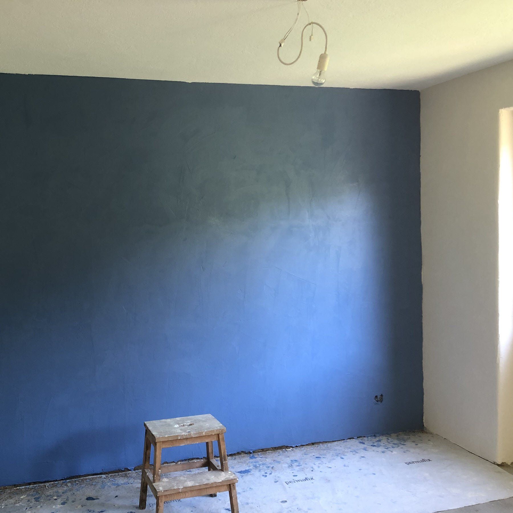 Gartenbau und Gartengestaltung Lehmwand blau