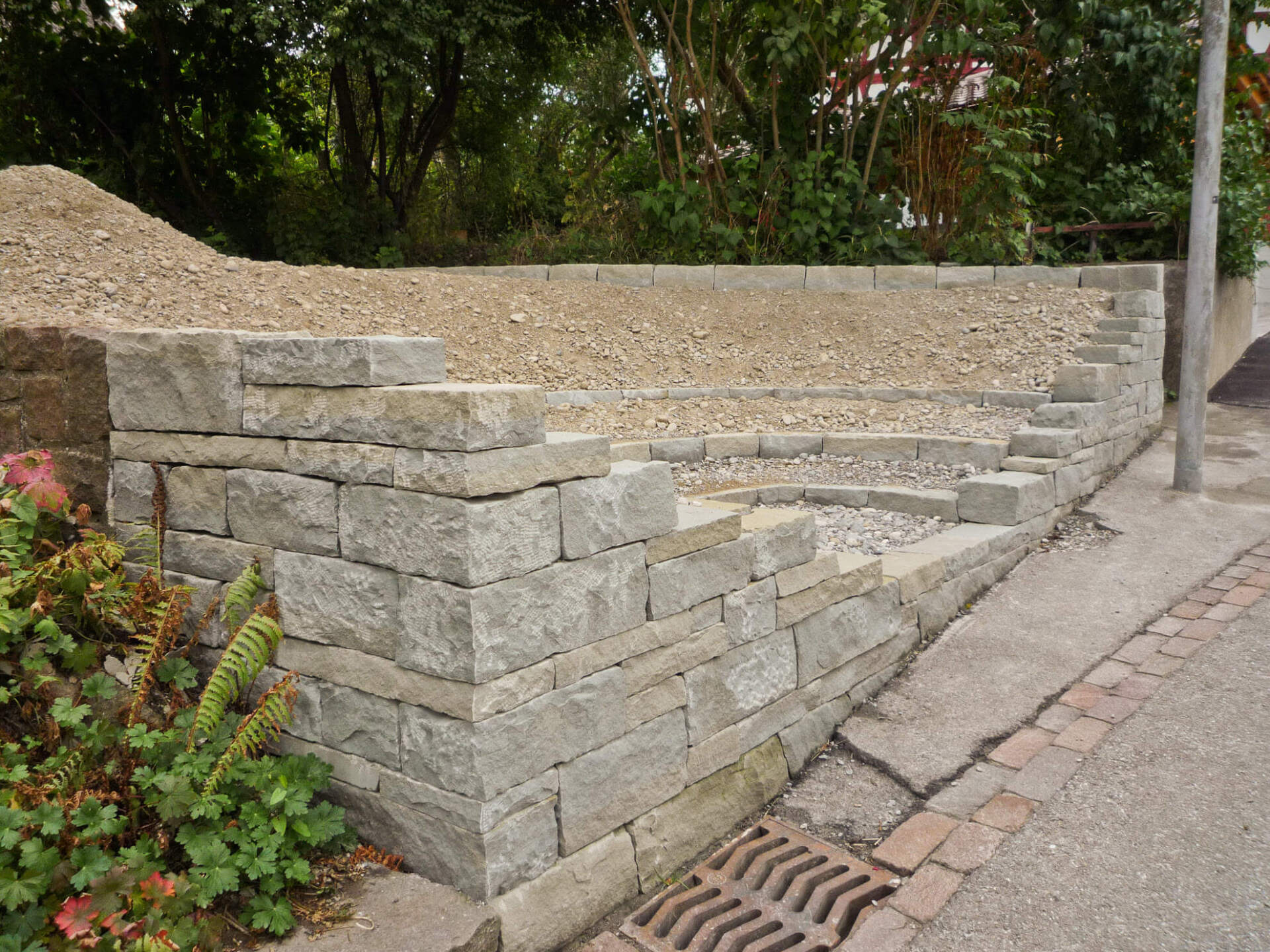 Gartenbau und Gartengestaltung Arena Sandstein