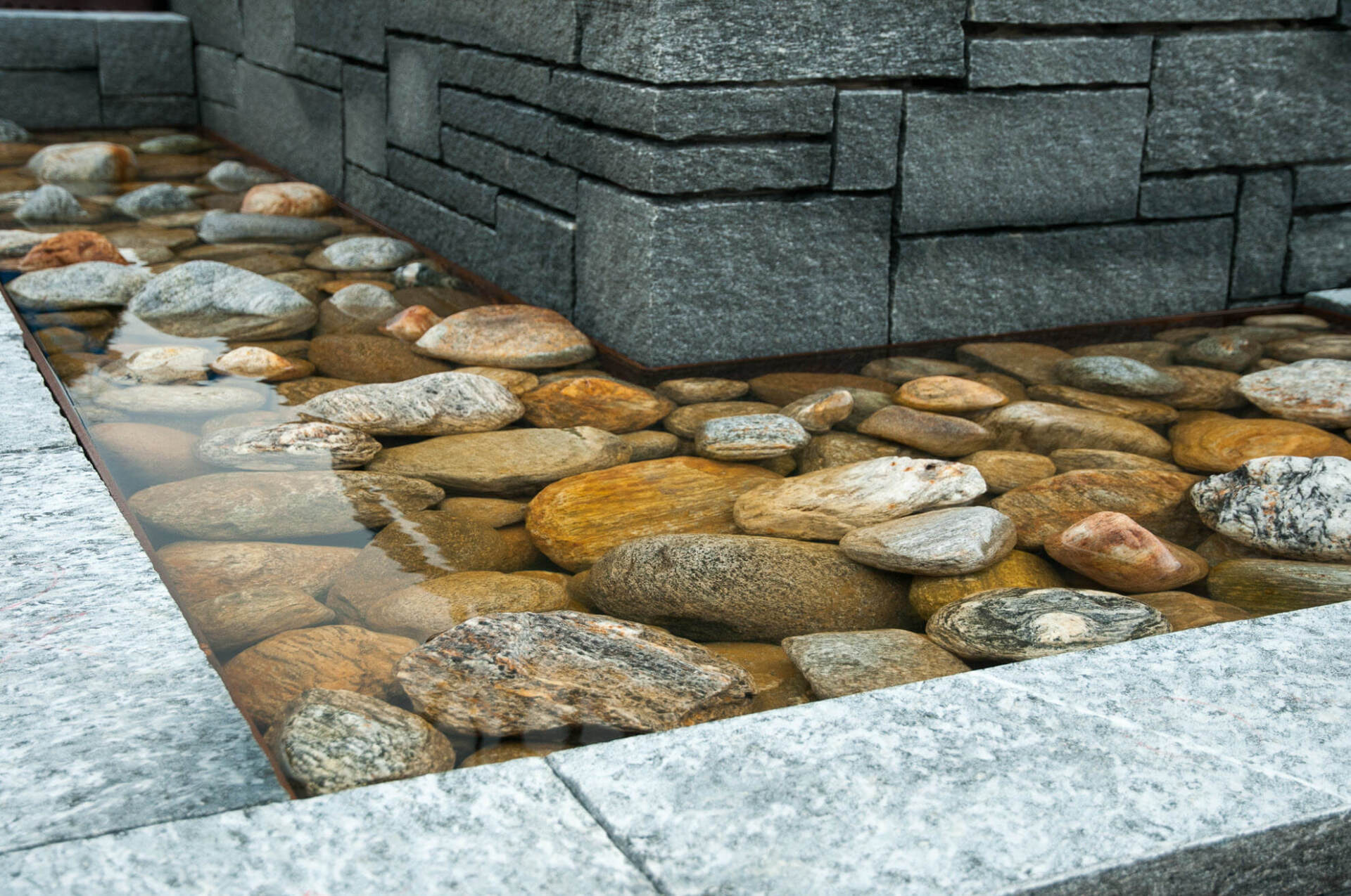 Gartenbau und Gartengestaltung Wasserbecken Cortenstahl