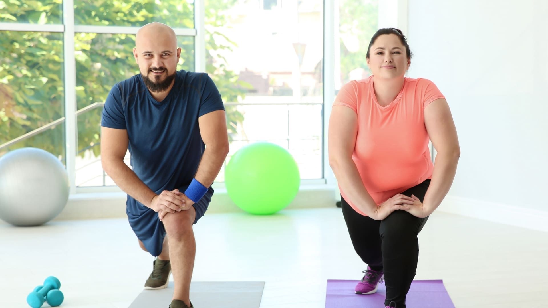 A diabetic couple exercising.
