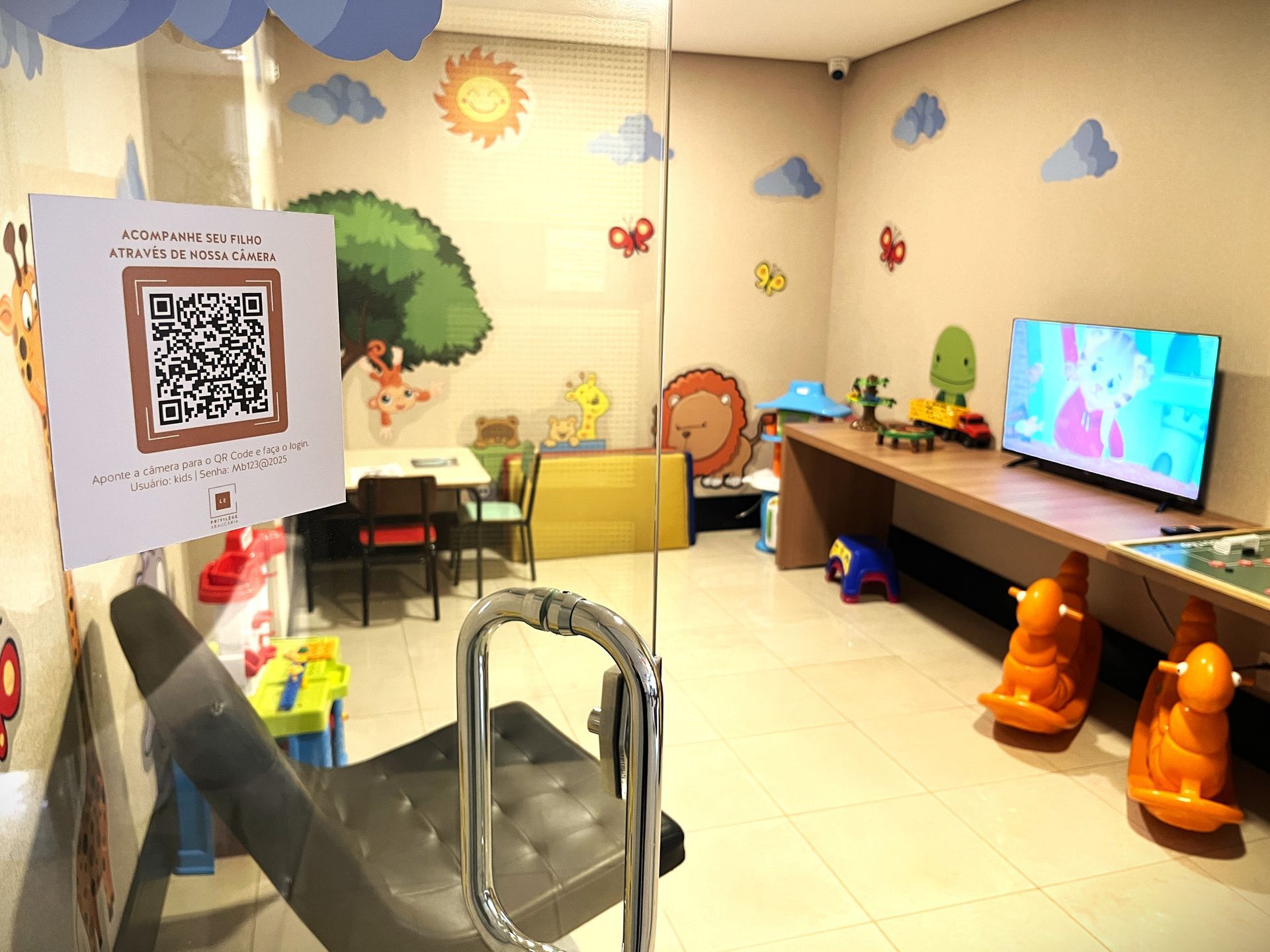 Brinquedoteca com monitoramento via QR Code