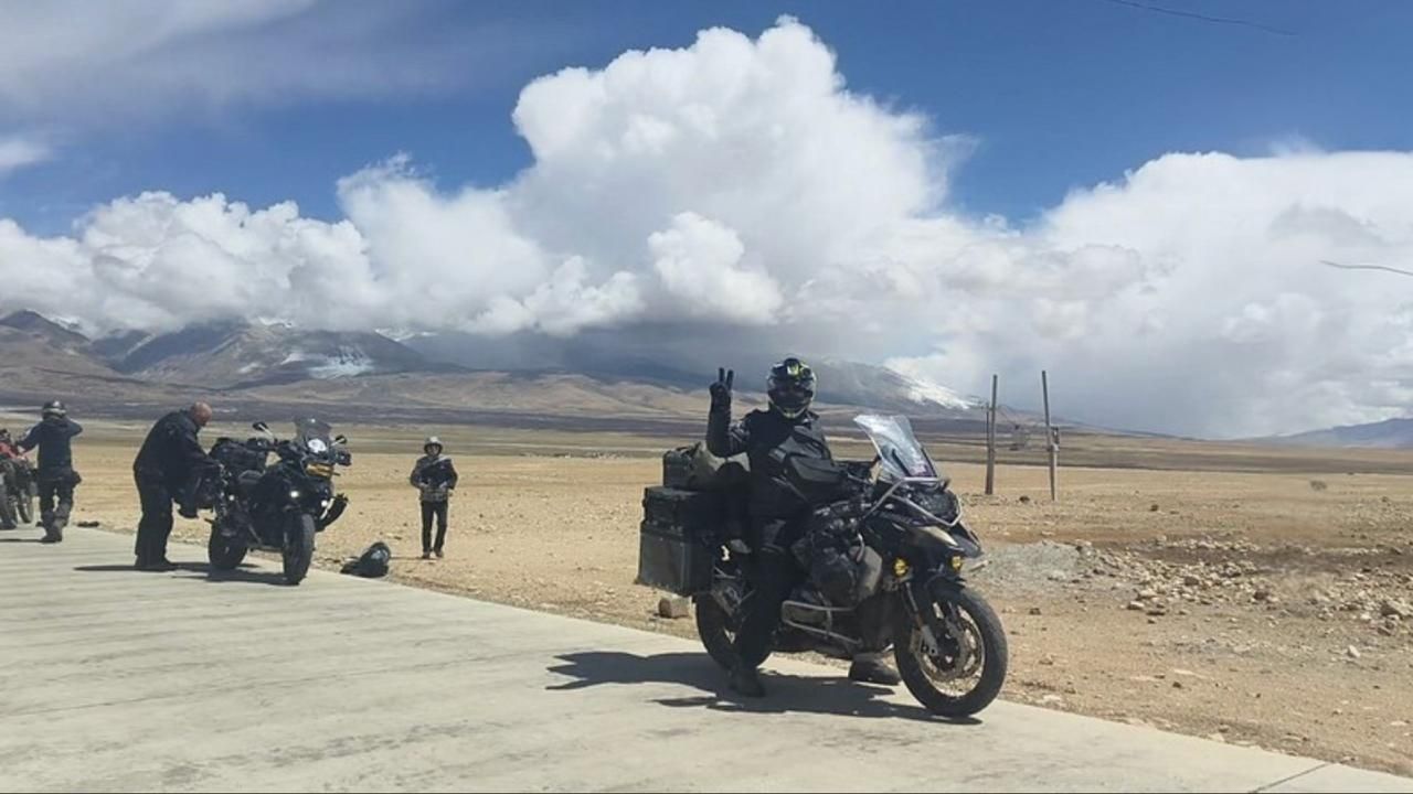 Bike tour asia driving through tibet
