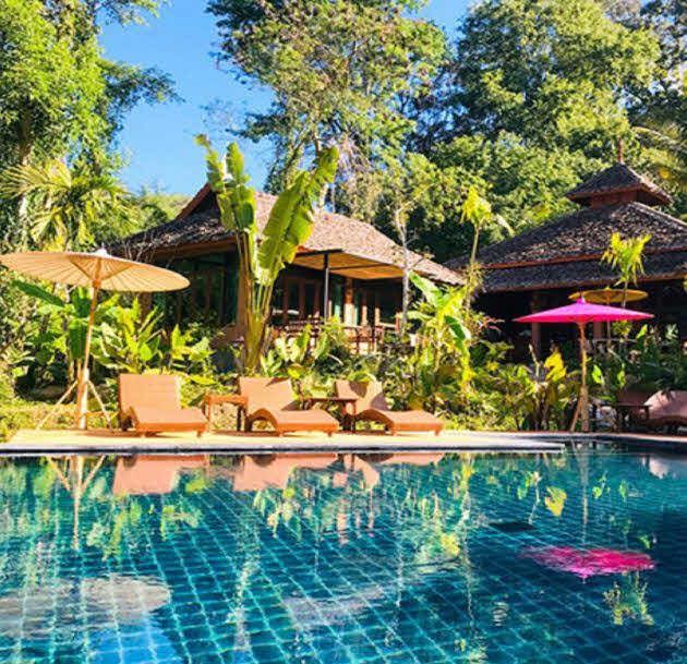 Swimming pool in the hotel - Chiang Rai 