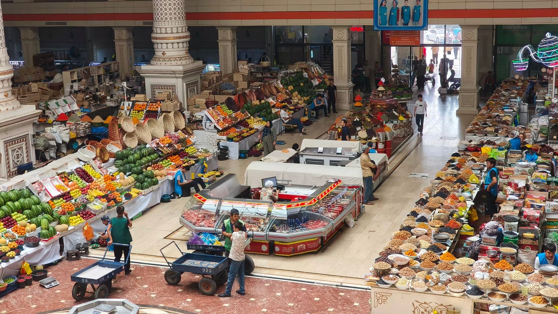 Local market in Dushanbe
