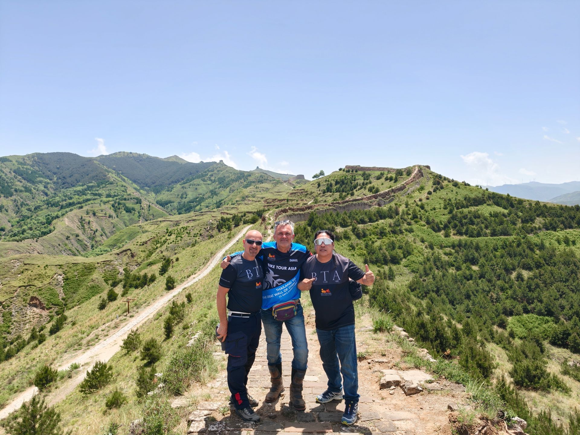 Bike Tour Asia team at China - Great Wall tour