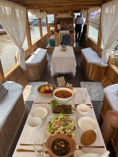 meal in loas tour