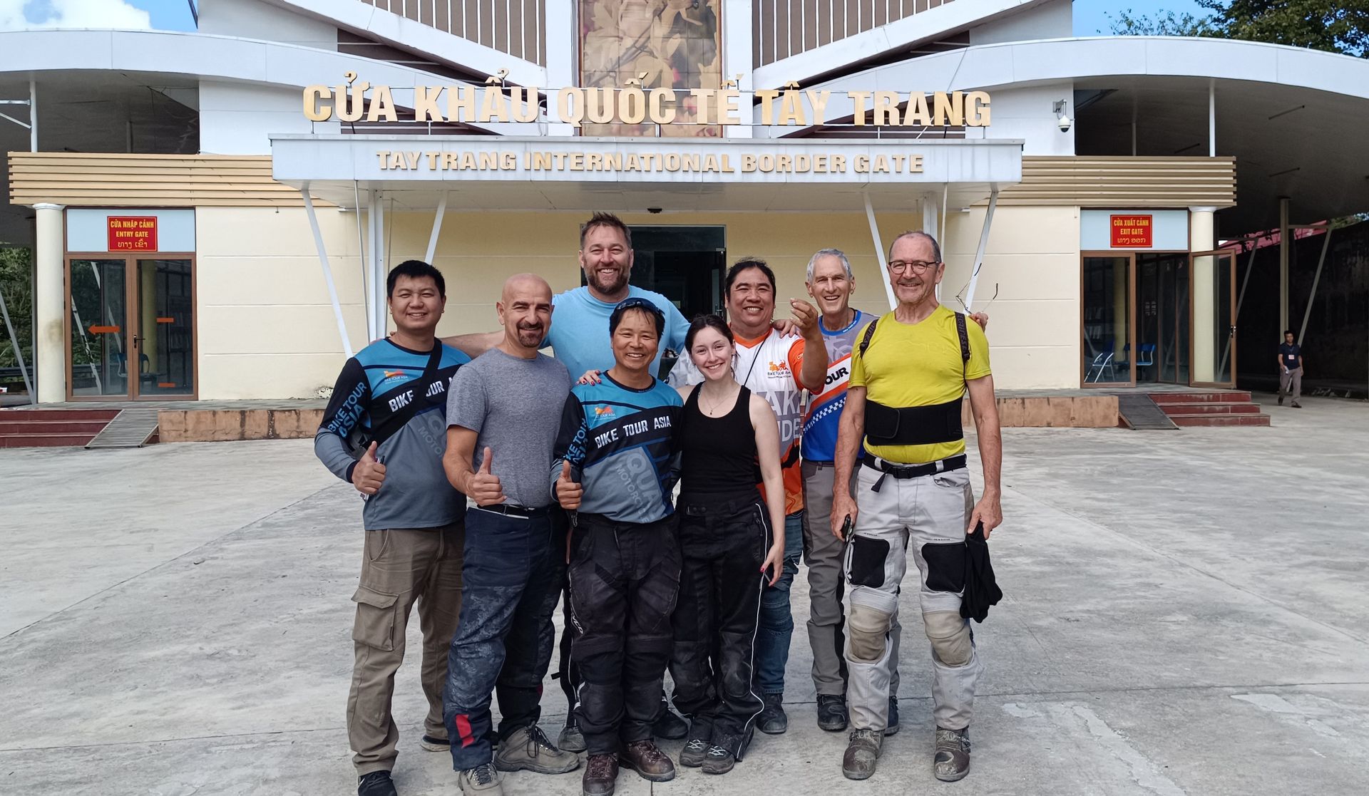 crossing laos and vietnam