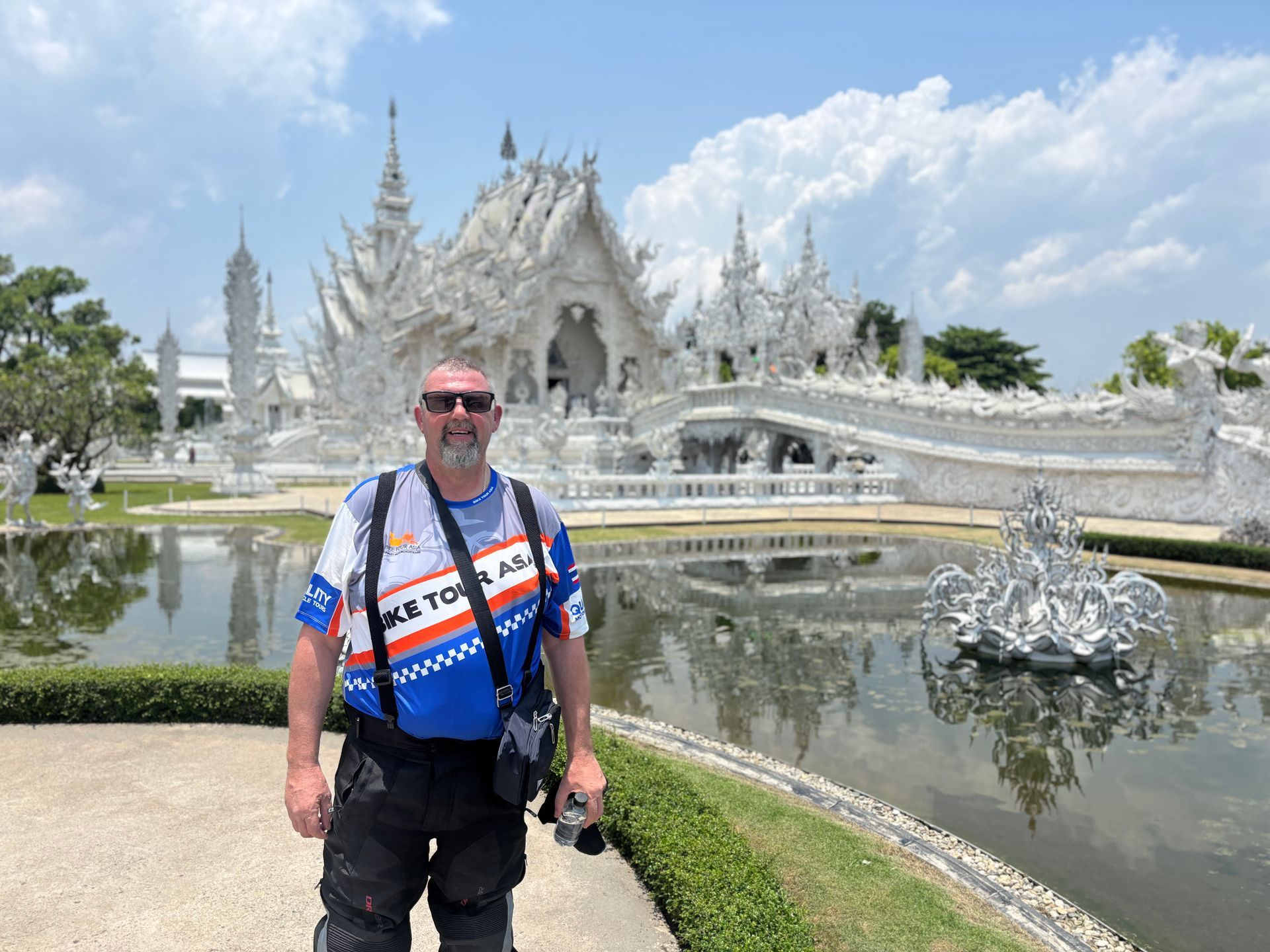 Wat rong khun, white temple, Chiang Rai