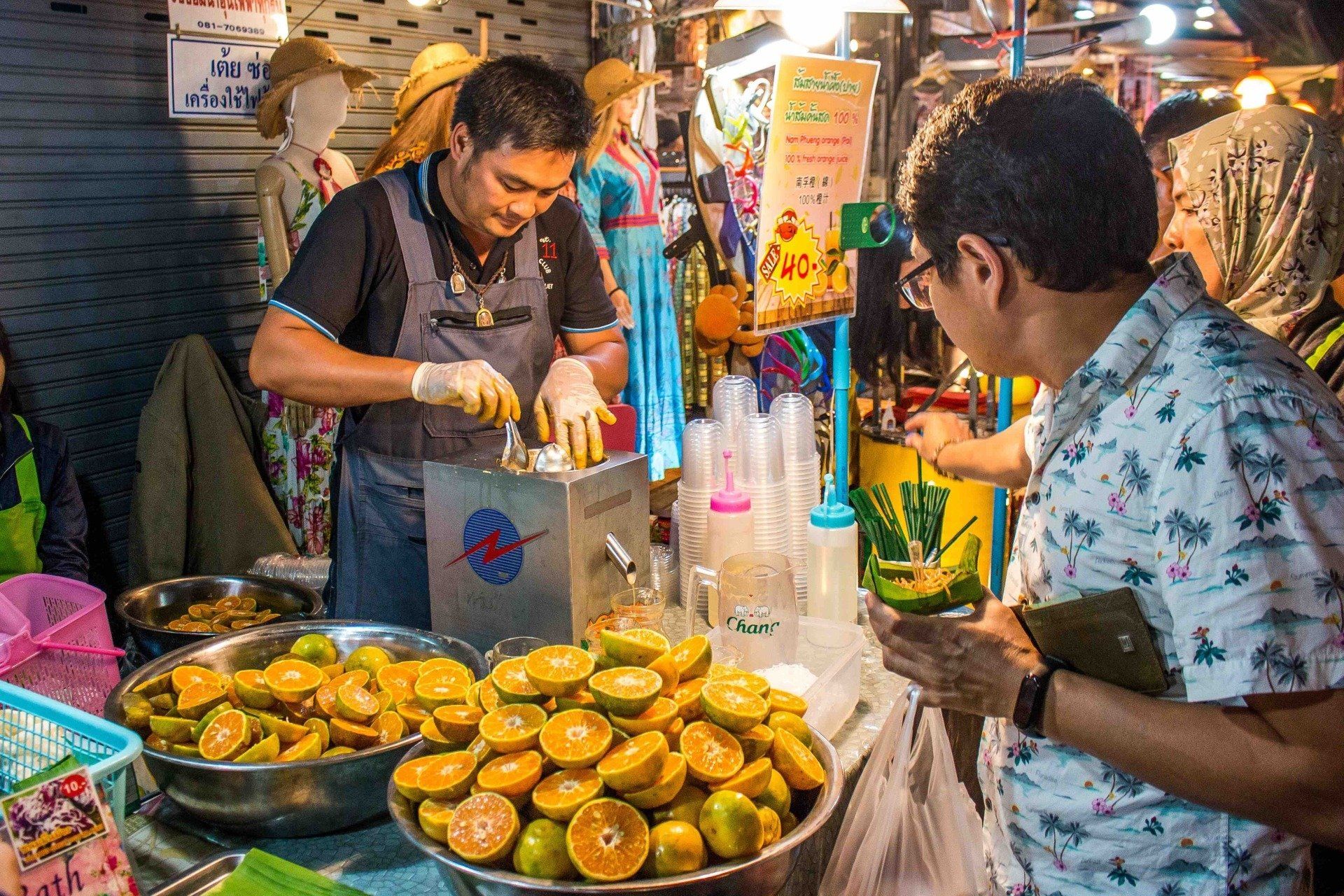 night market in pai