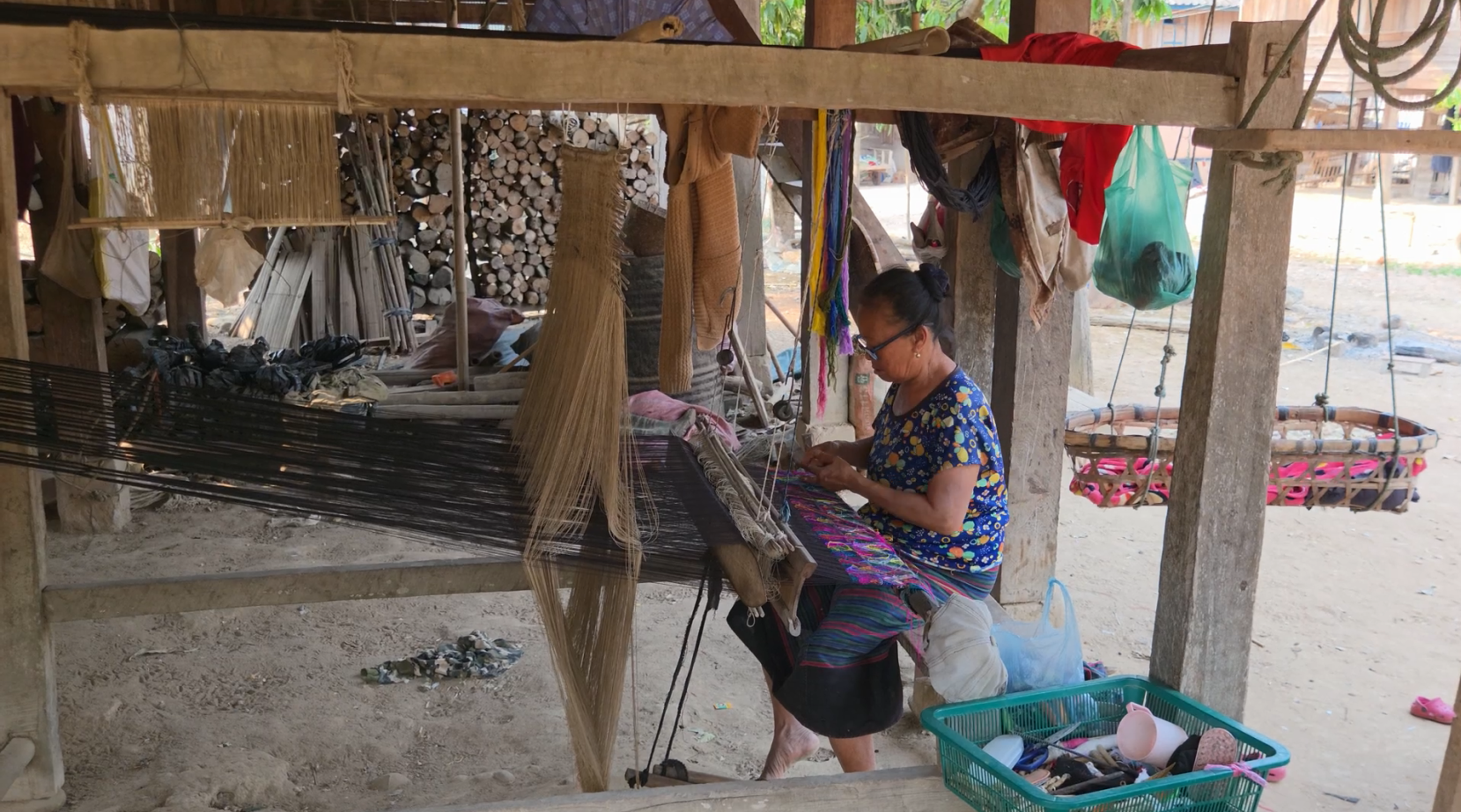 Local lady Pak Beng 