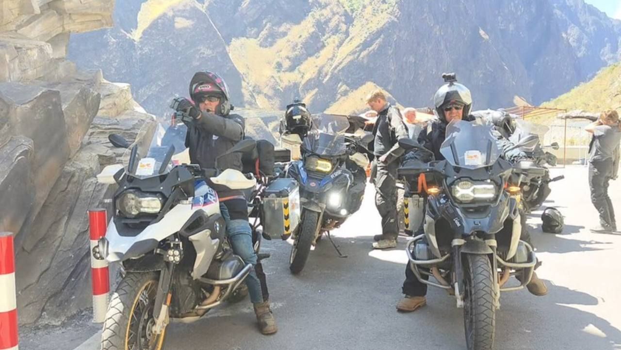 Riders Pack-rider outfit-Riding Across China