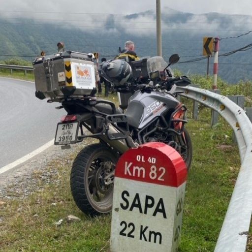 Sapa road sign