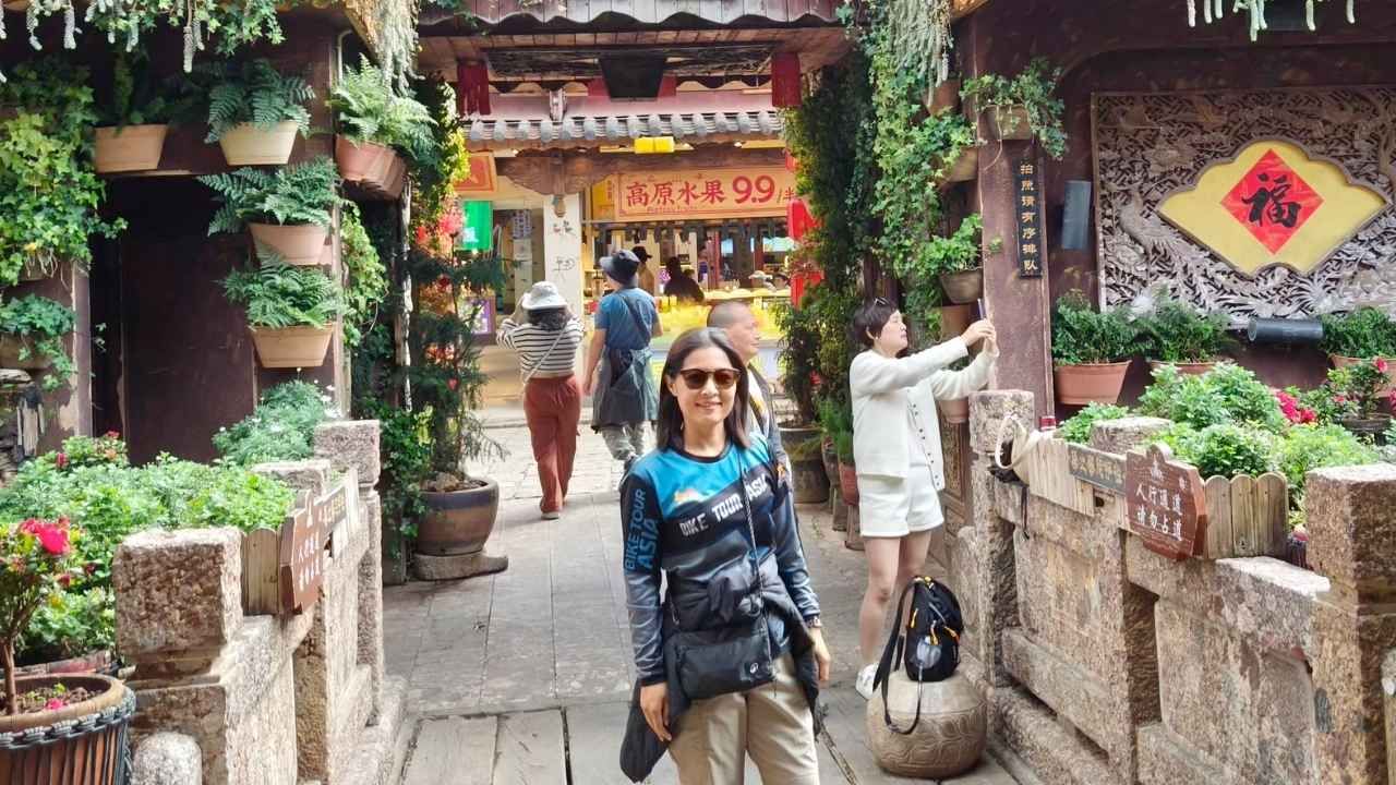 por bike tour asia in china