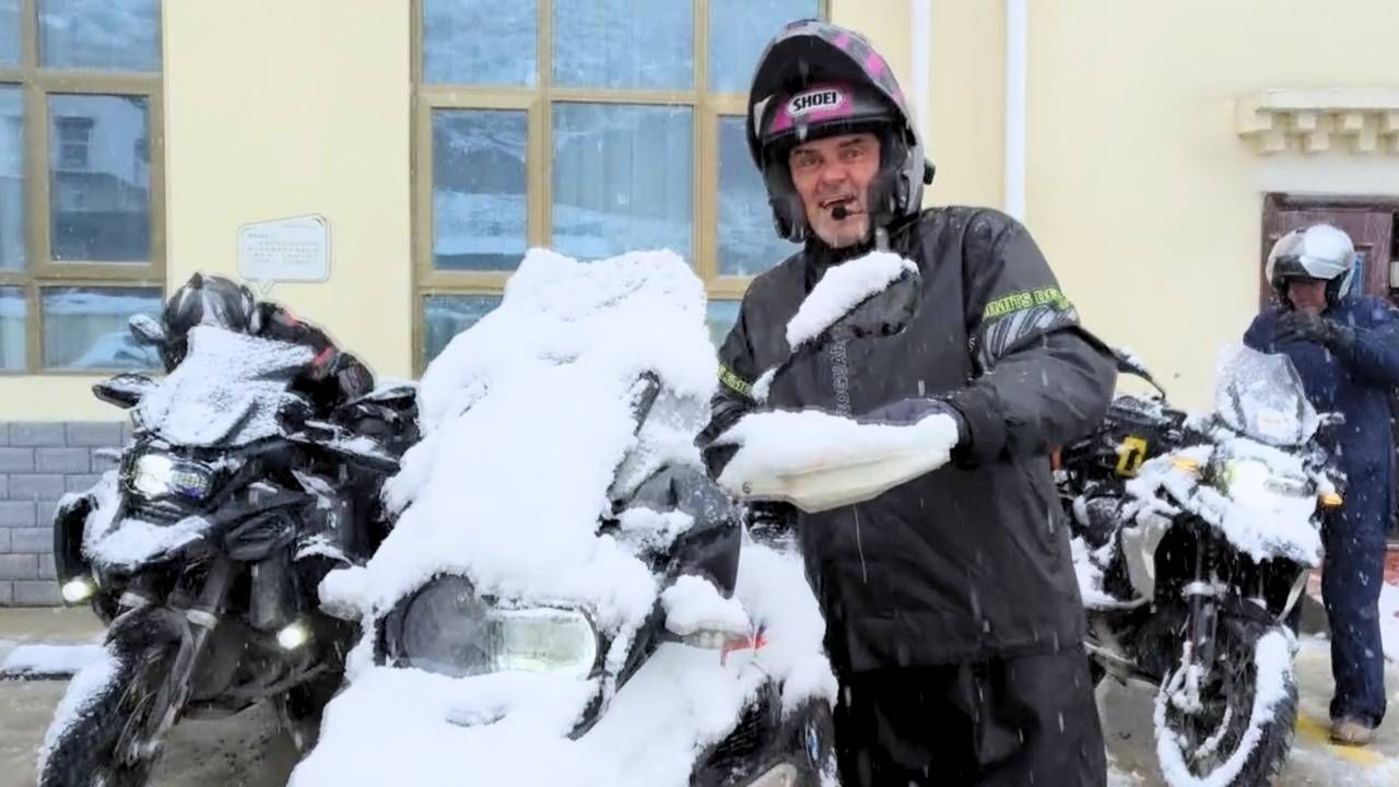 riding to Ranwo to Linz hi-snow