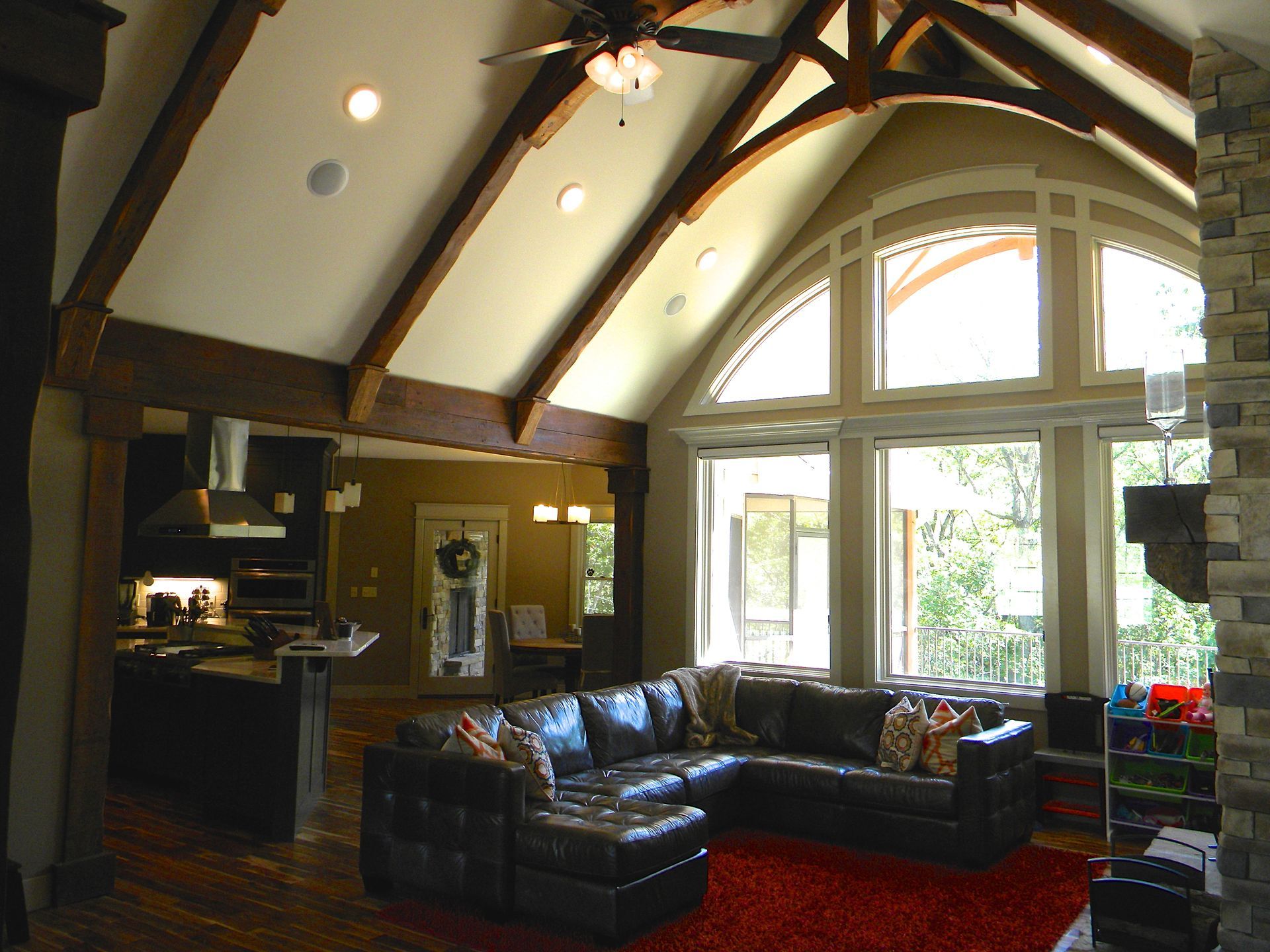 Want a Spacious Living Room With Big Windows? Build Your Mid-MO Home With Design Built Homes.