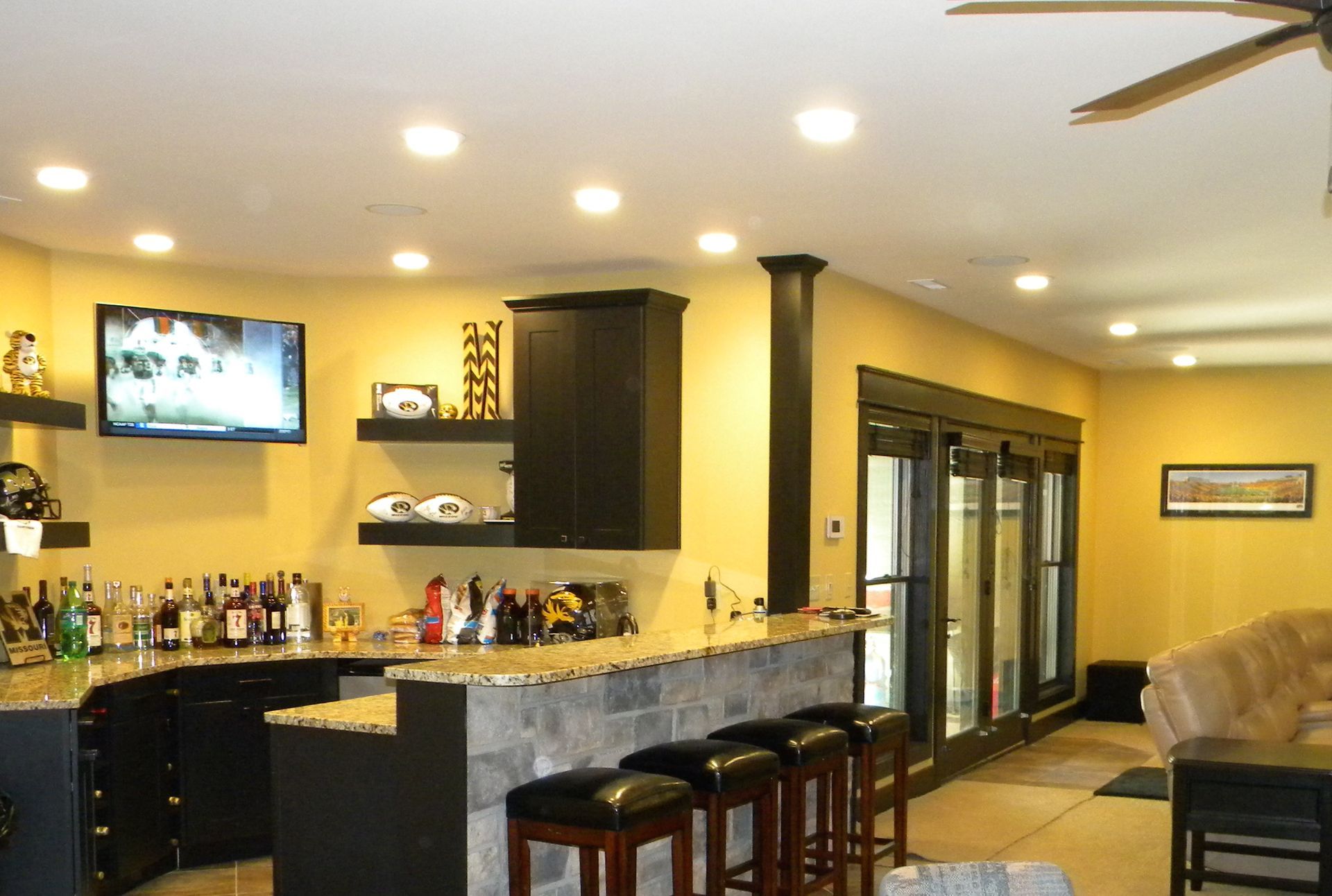 Add a Wet Bar to Your Mid-Missouri Home By Calling the Experienced Contractors at Design Built Homes