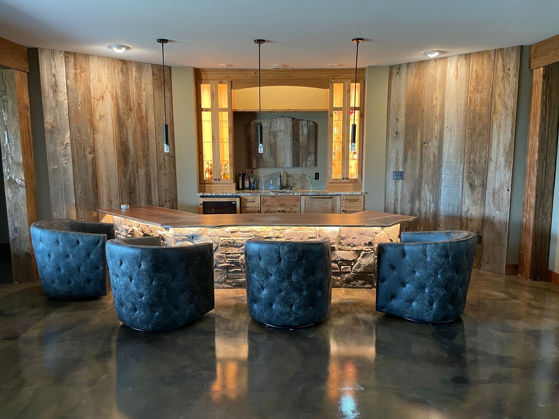 Design Built Homes Can Add a Sophisticated Wet Bar to Your Columbia, MO Home.