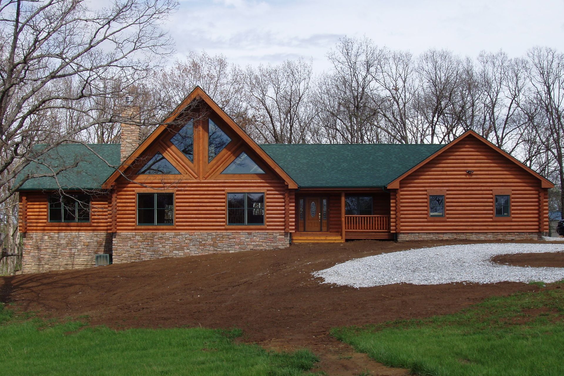 Start on Your Cozy Log Home in Mid-Missouri With the Professionals at Design Built Homes.