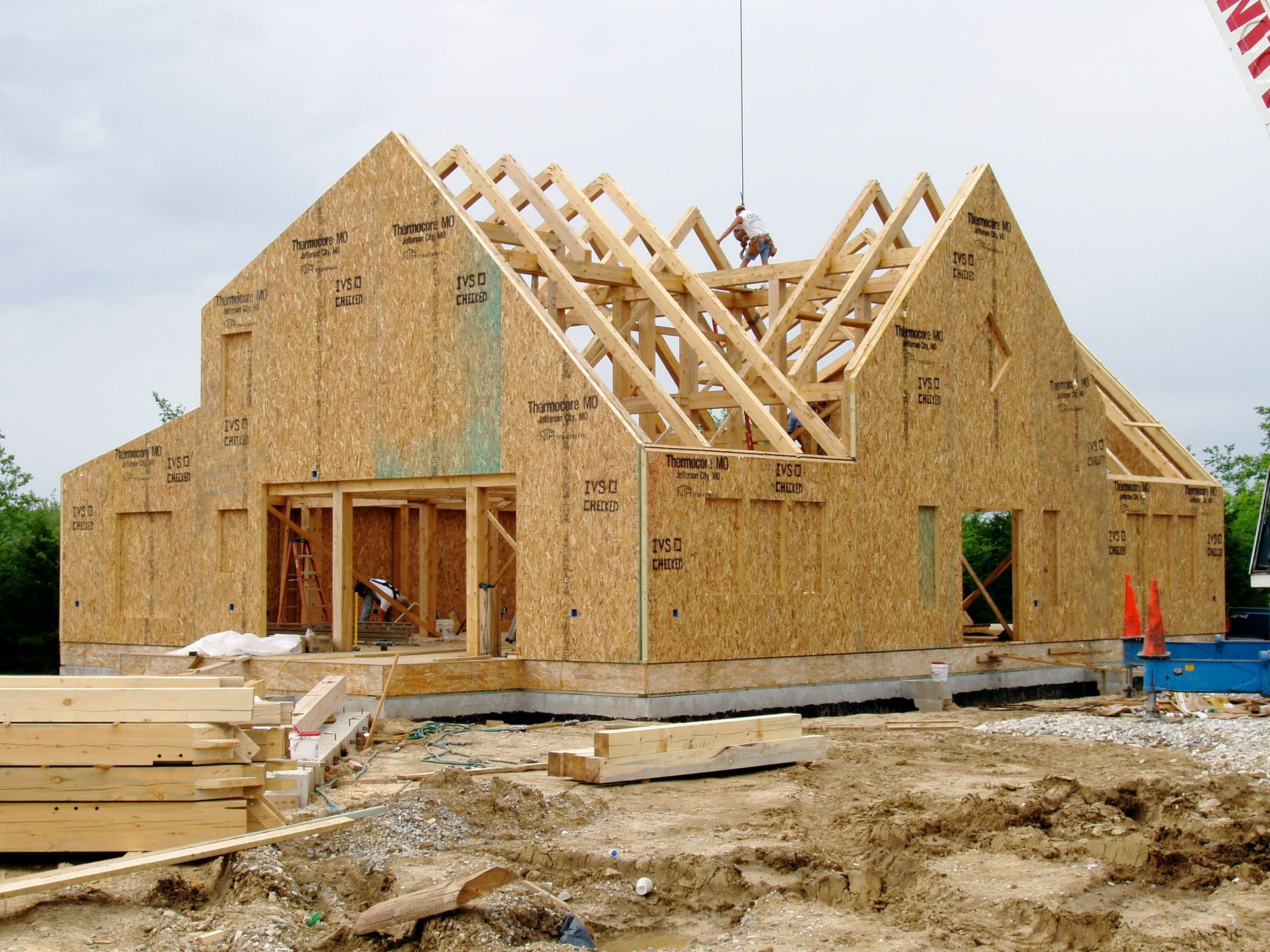 Start Laying the Framework to Your New Home in Mid-Missouri With Design Built Homes