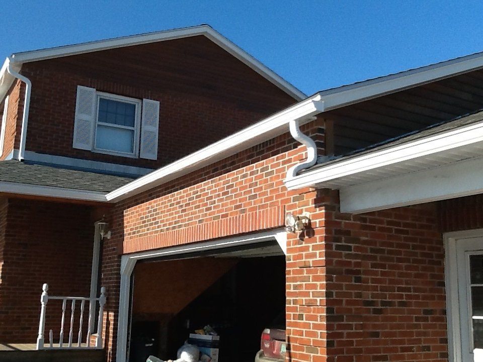 Seamless White Gutters ─ Milton, VT ─ Verdon Seamless Gutters