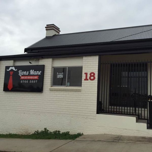 Salon Front—Hair Stylists in Tamsworth, NSW