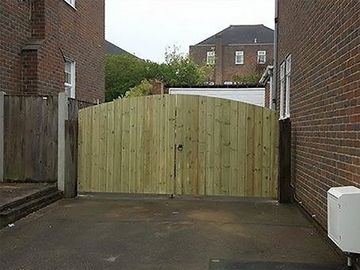 Made-to-measure gates
