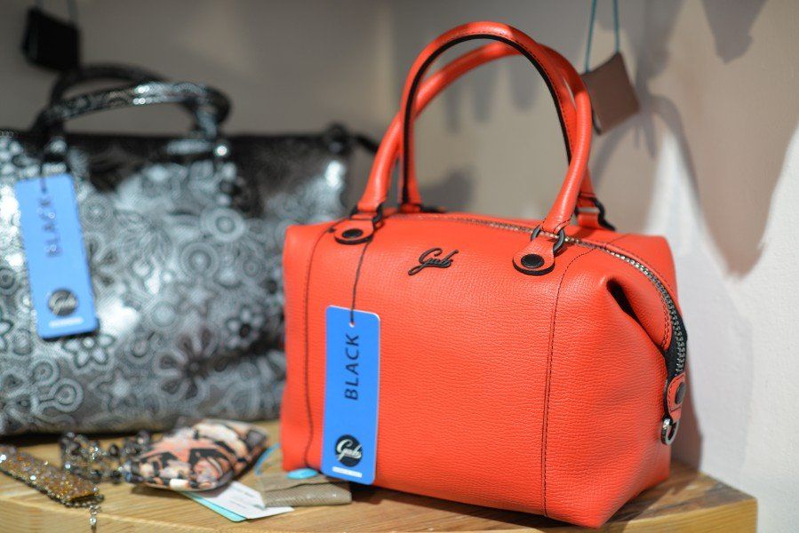 borsa rossa in pelle