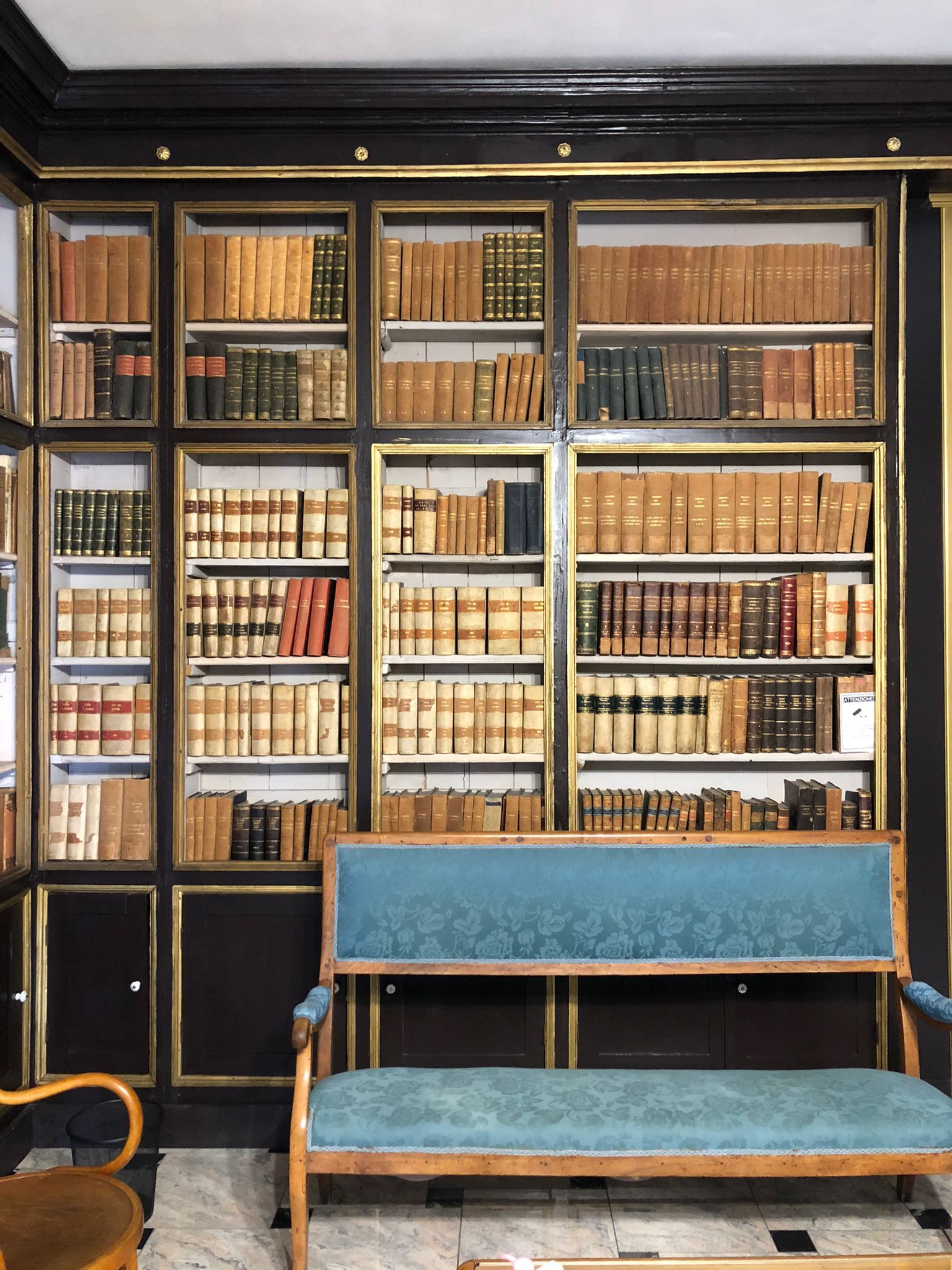 antica libreria di studio specializzato in risarcimento INAIL e INPS a Cagliari