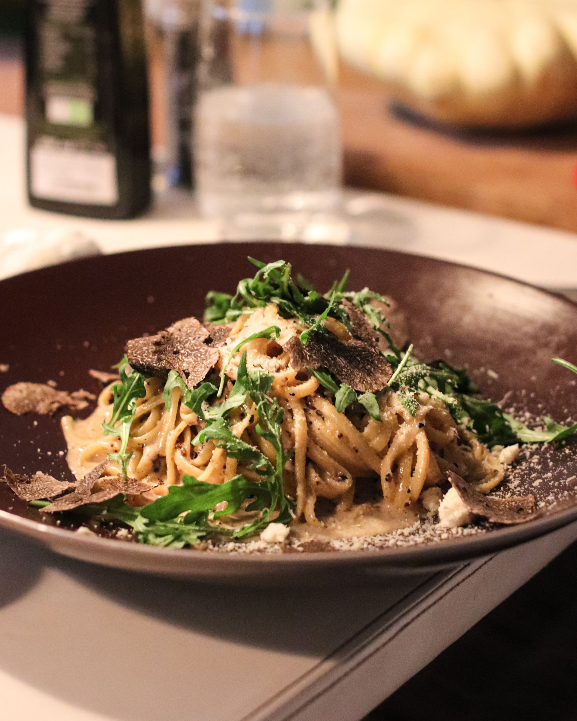 Pasta with mushrooms & truffle shaving