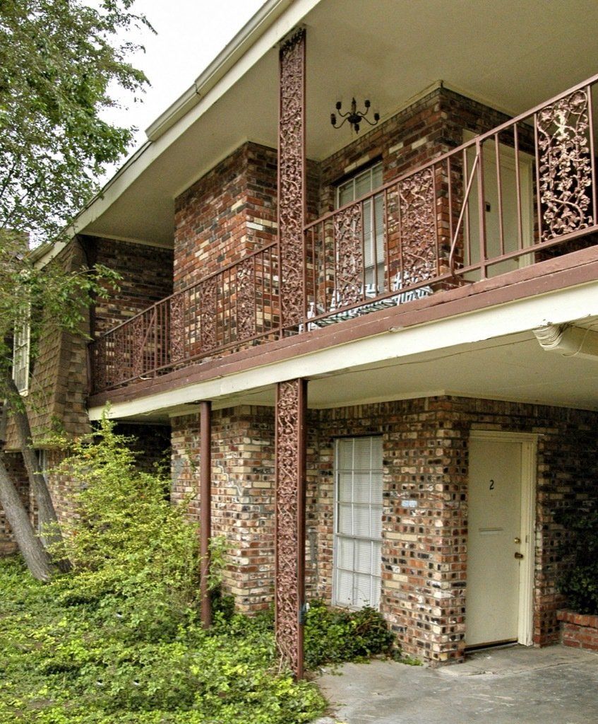 image of two story apartments with balconies in Amarillo, TX