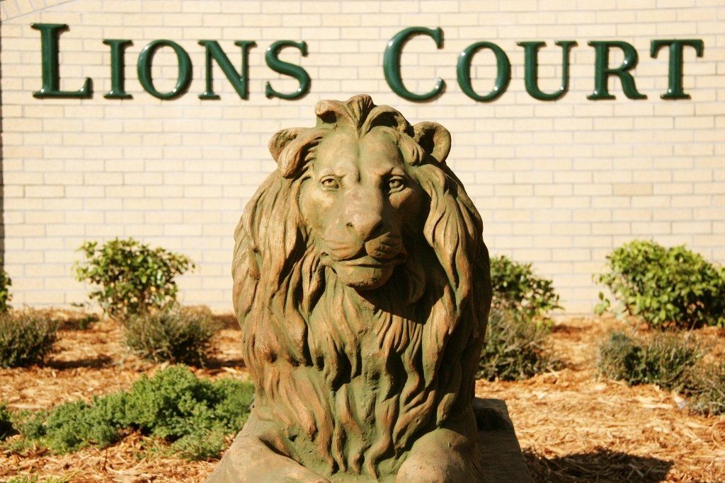 Lion's Court Statue