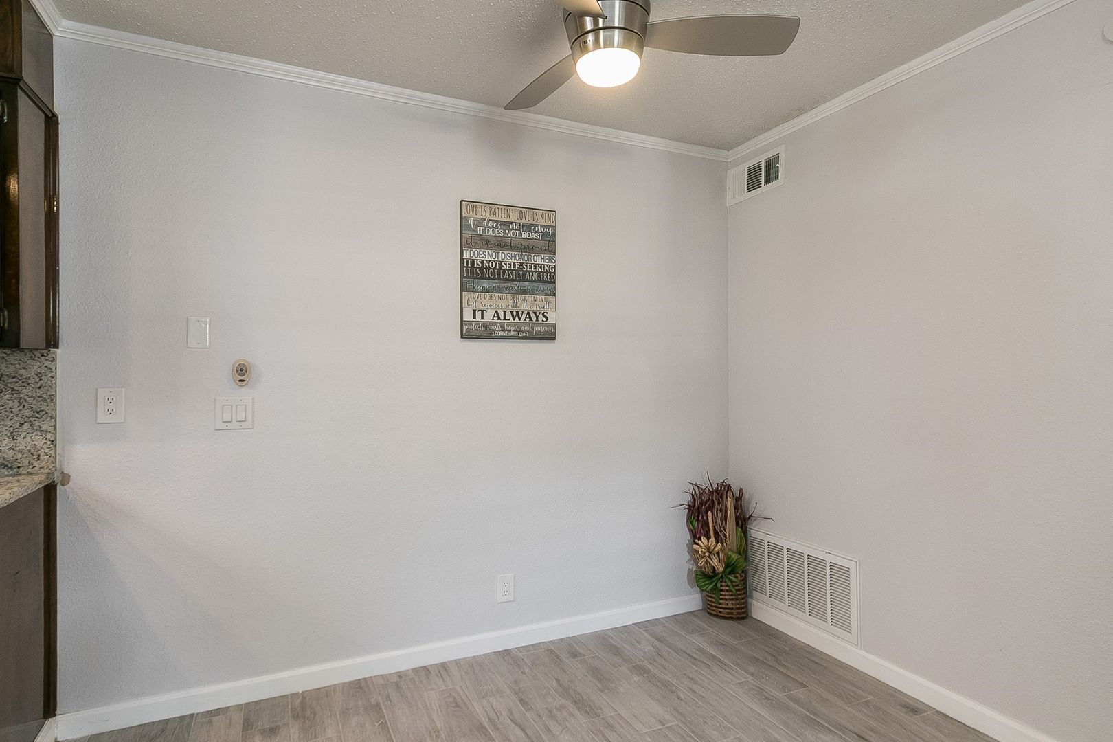 Summerwood 2 Bed - Dining Area