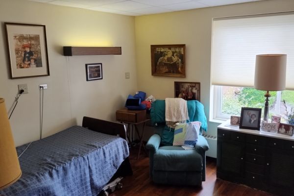 Room in the memory care unit at Wesley Willows