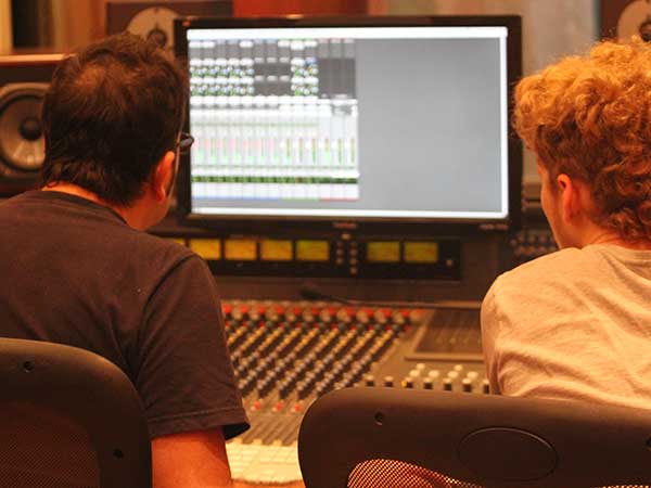 Pablo Rabinovich mezclando