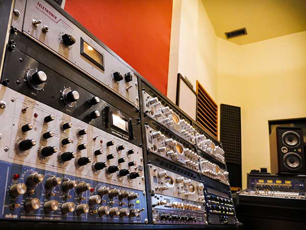 Equipamiento Estudio Orion