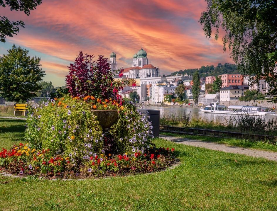 The Photo Pros/Wherever Tours Classic Danube River Cruise