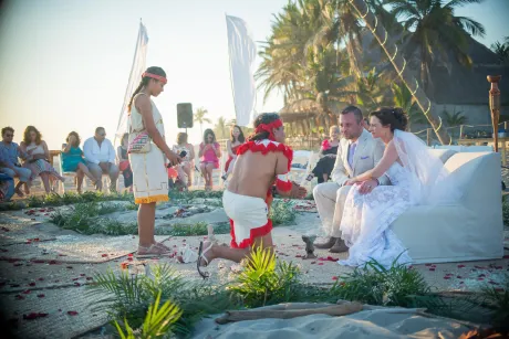 Ritual ceremonial nupcial frente al mar en Acapulco diamante