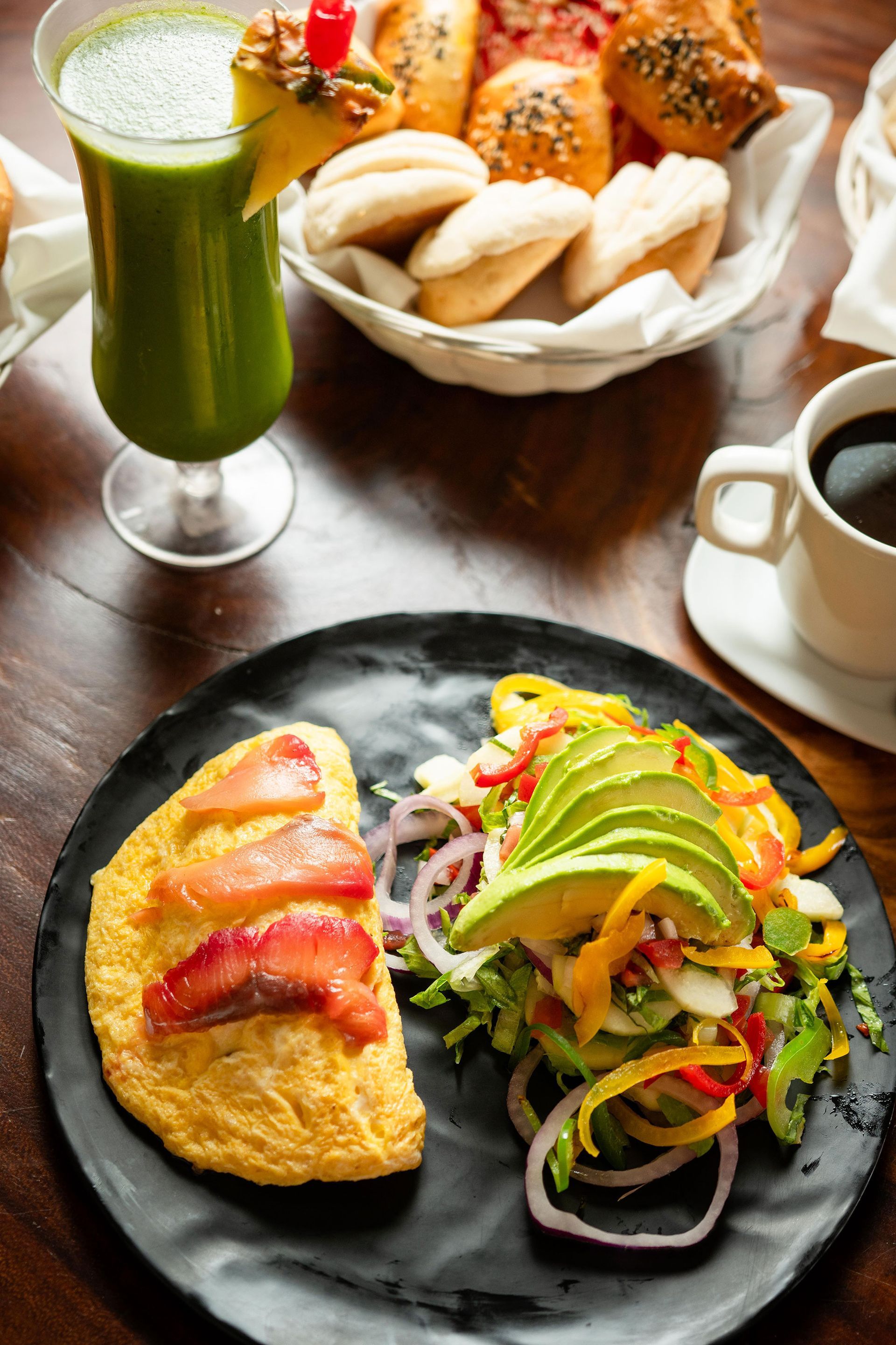 Restaurante de Hotel Mishol con ambiente familiar y vista a la playa