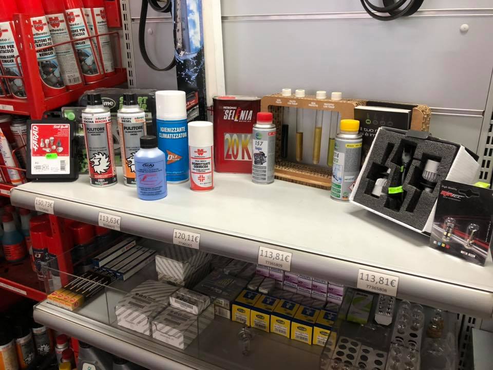 accessori per la manutenzione di autovetture