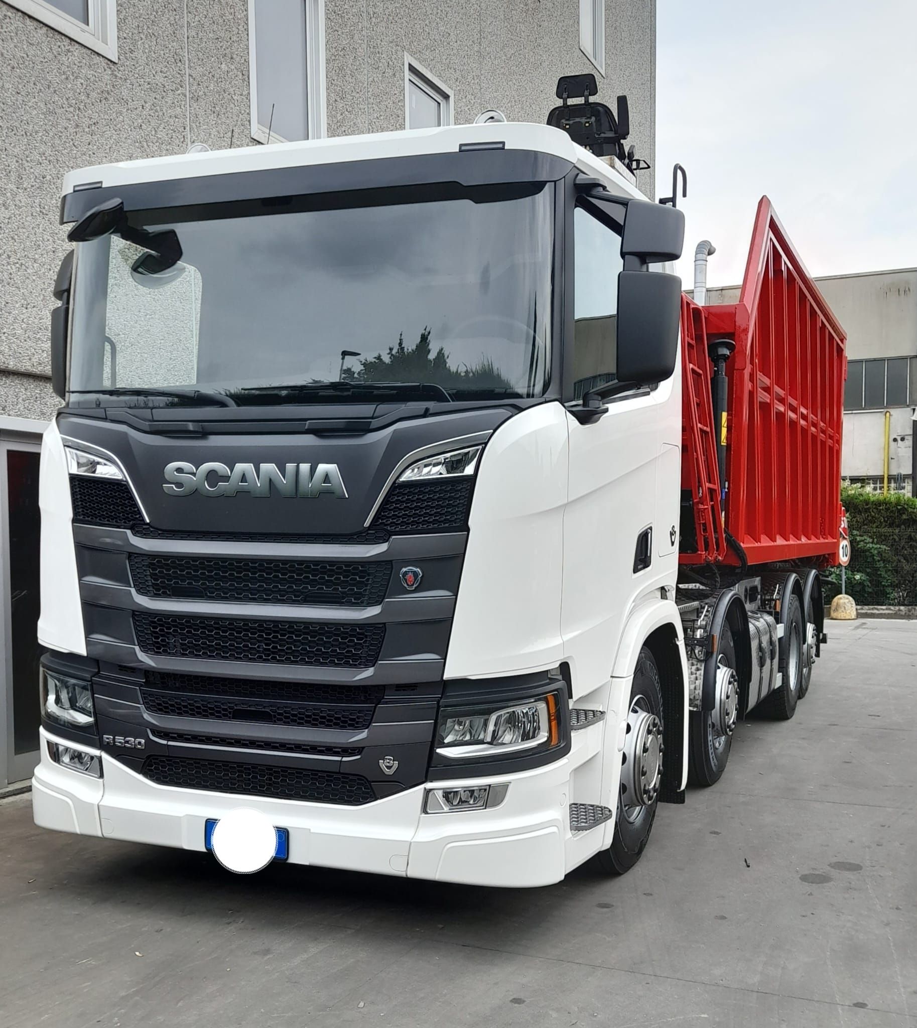 parco automezzi di GNS Recuperi in provincia di Como