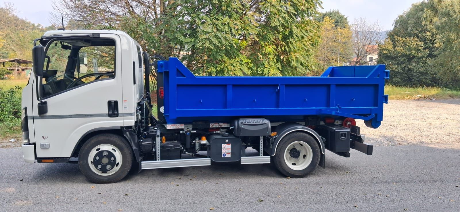 parco automezzi di GNS Recuperi in provincia di Como