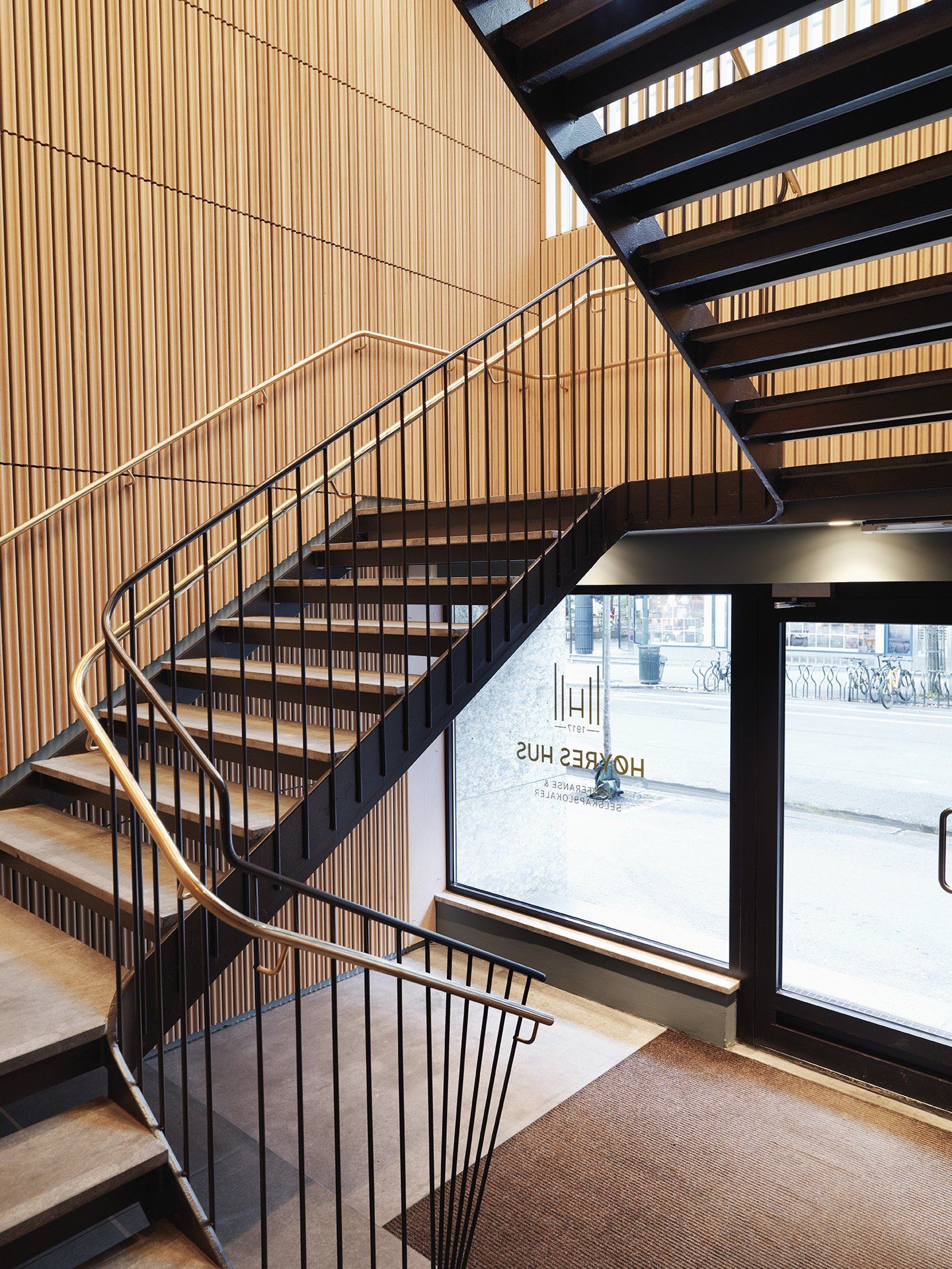 Trappen fra inngangen til restaurant Tivander
