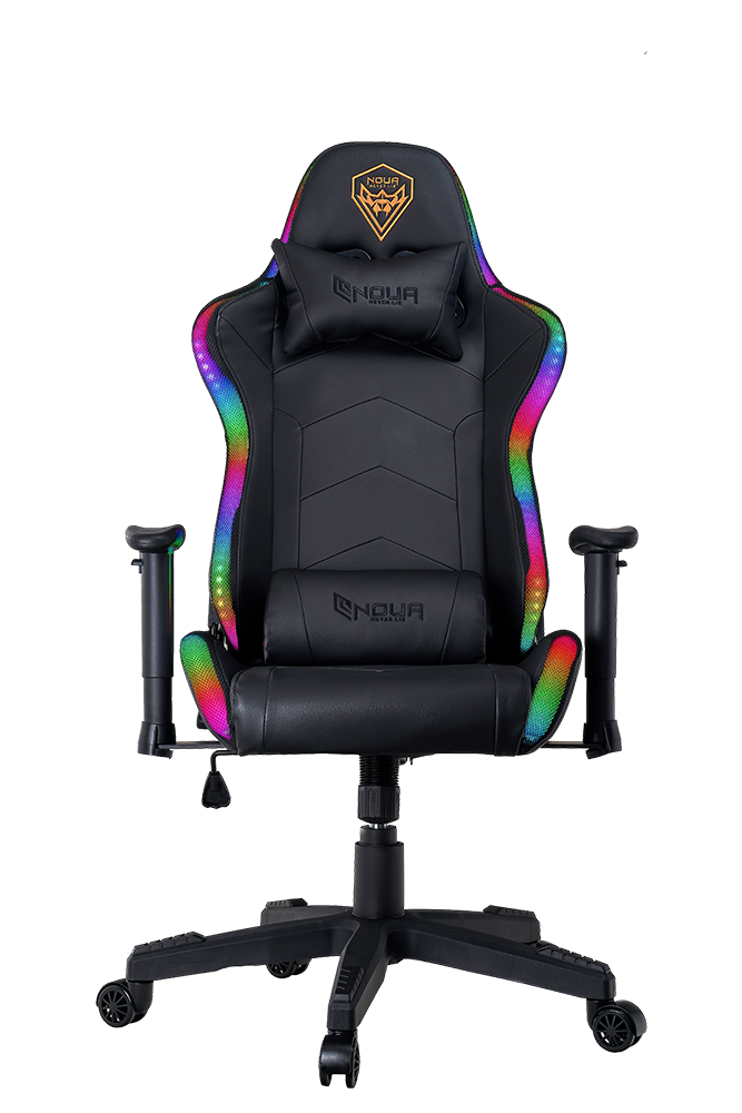 una sedia da gioco nera con sedile e schienale color arcobaleno su sfondo bianco.