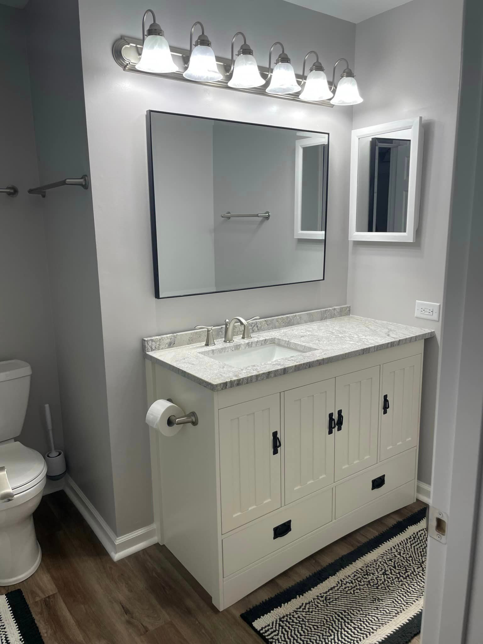 Mirror And Sink - Oswego, IL - New Bath LLC