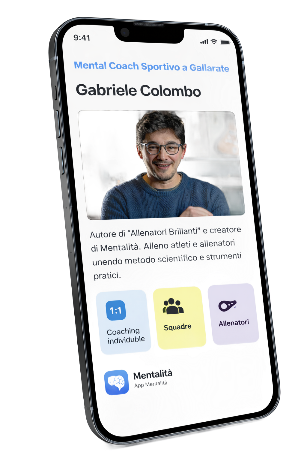 Schermo dello smartphone che mostra il profilo di un coach con foto e servizi, caratterizzato da icone blu, gialle e viola.