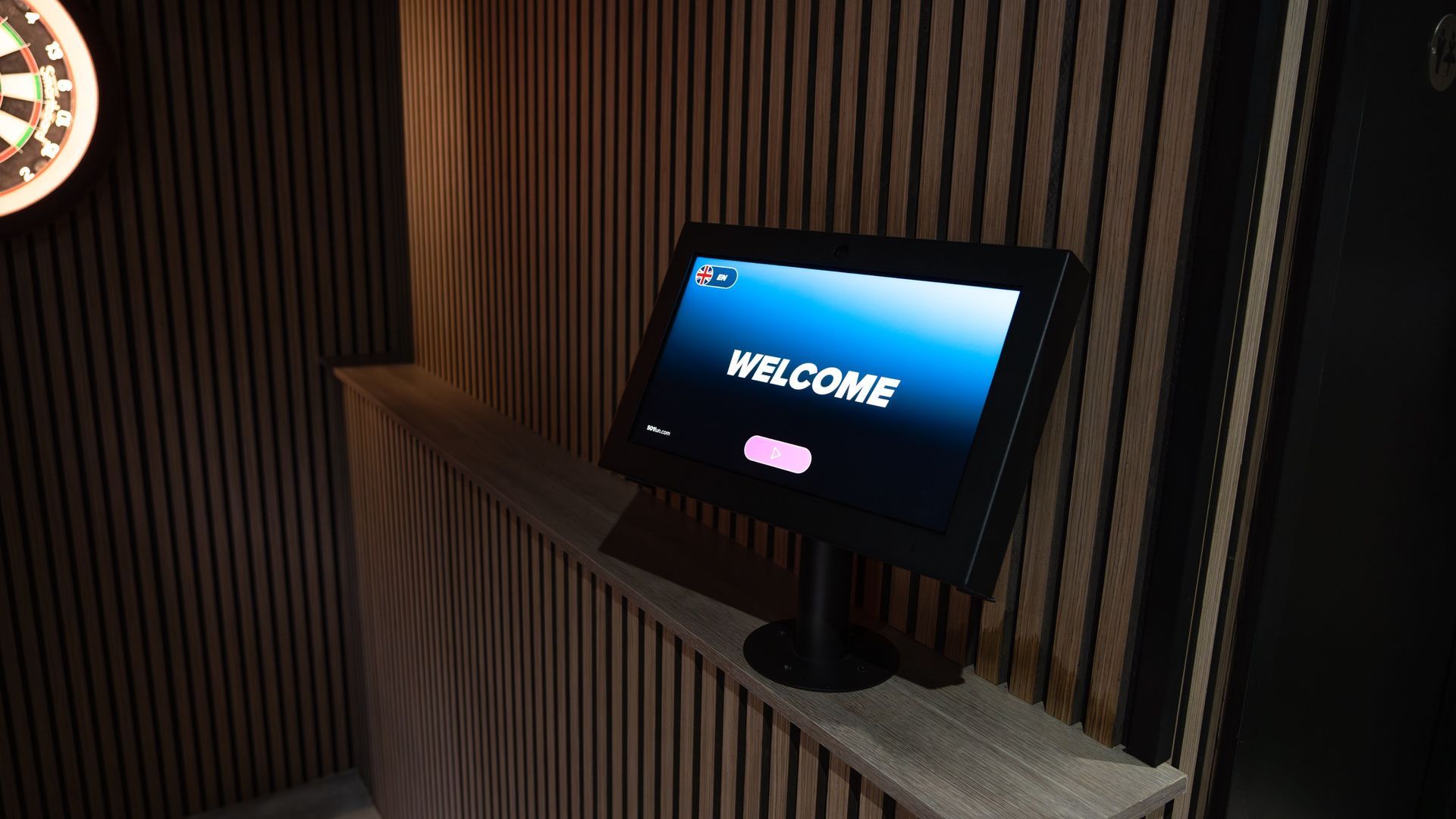 At Bloxi, we specialise in creating standout commercial spaces that bring people together and our latest project for Birdies & Bullseye at The Black Horse  in Tring is a perfect example of competitive socialising done right. This ambitious build didn’t just push the boundaries of what’s possible with a converted shipping container; it demonstrated the commercial power of smart, flexible, experience‑led design.