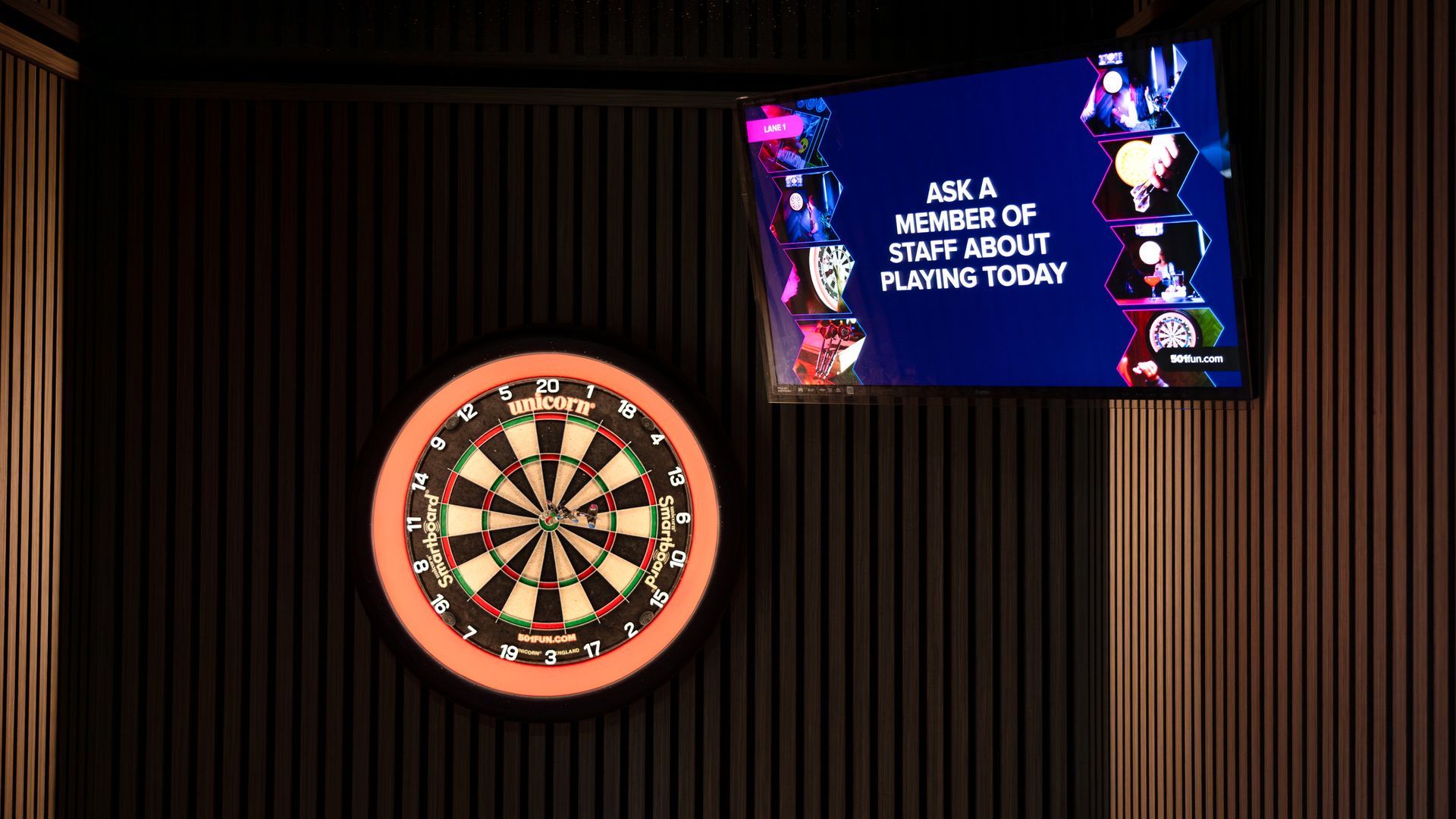 At Bloxi, we specialise in creating standout commercial spaces that bring people together and our latest project for Birdies & Bullseye at The Black Horse  in Tring is a perfect example of competitive socialising done right. This ambitious build didn’t just push the boundaries of what’s possible with a converted shipping container; it demonstrated the commercial power of smart, flexible, experience‑led design.