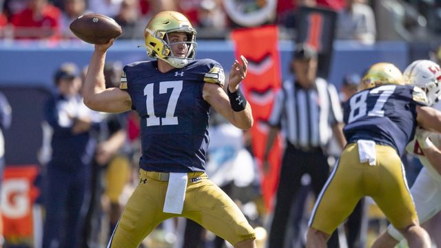 49ers free agency: QB Jack Coan is working out with the Niners as