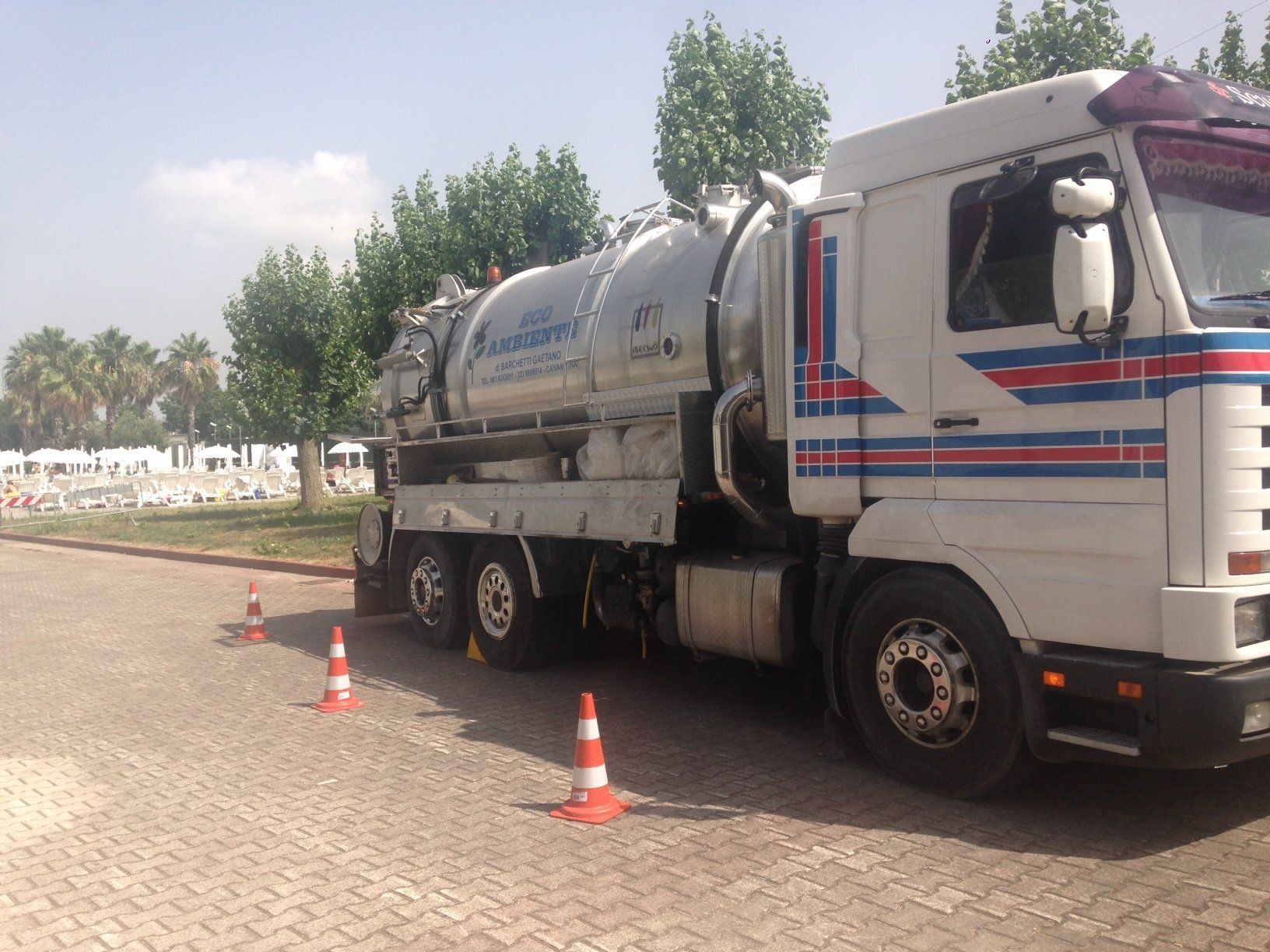 Autospurgo parcheggiato